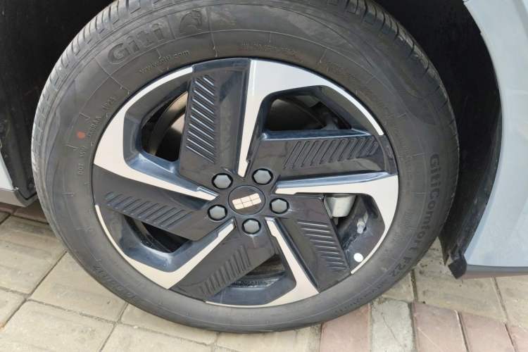 Used Geely Galaxy L6 2025 EM-i 140km Explorer+ Edition Right Front Wheel Hub