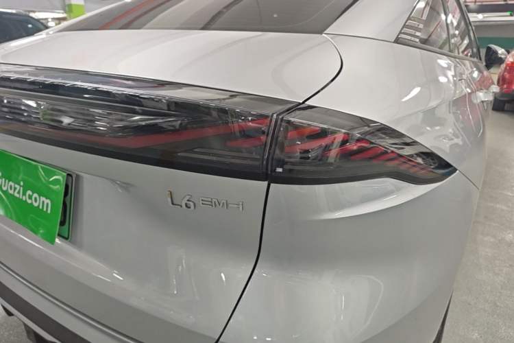 Used Geely Galaxy L6 2025 EM-i 140km Explorer+ Edition Right Rear Taillight