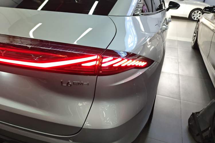 Used Geely Galaxy L6 2025 EM-i 140km Starship Edition Right Rear Taillight