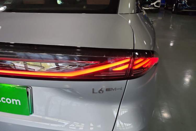 Used Geely Galaxy L6 2025 EM-i 140km Explorer+ Edition Right Rear Taillight