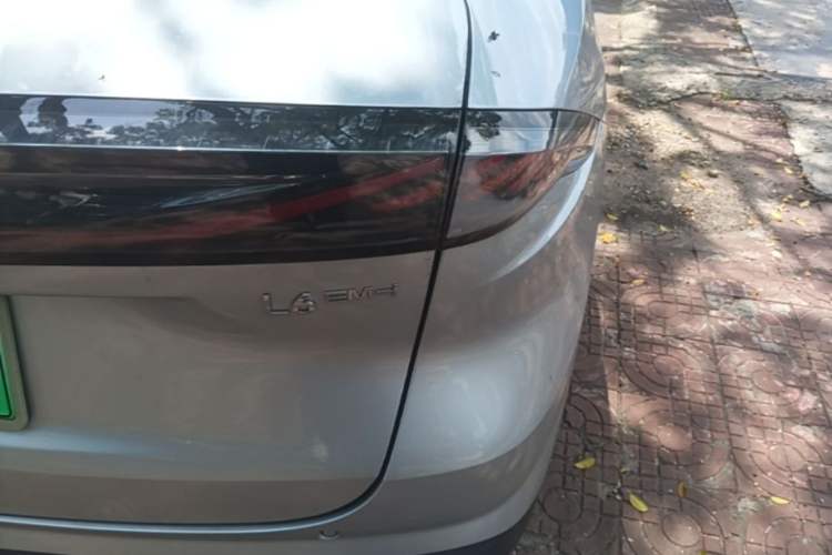 Used Geely Galaxy L6 2025 EM-i 140km Long-Range Version Right Rear Taillight