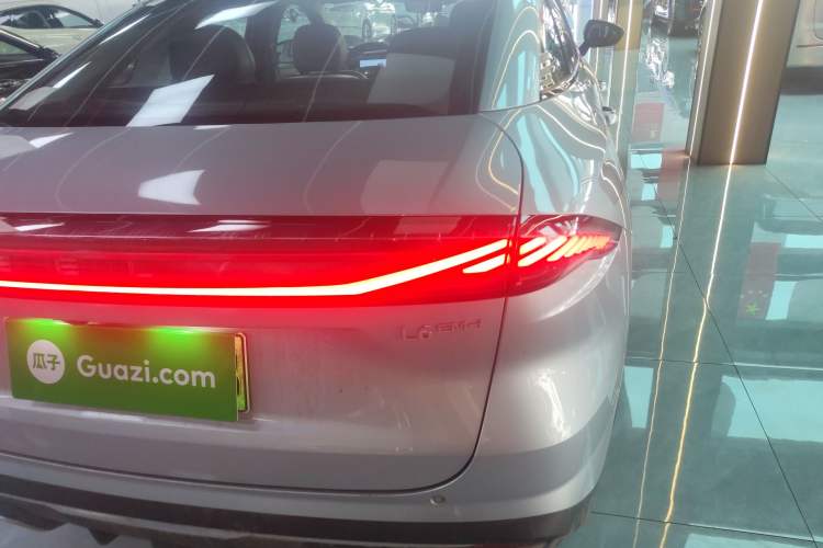 Used Geely Galaxy L6 2025 EM-i 140km Starship Edition Right Rear Taillight
