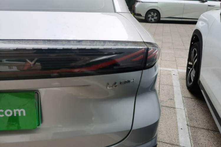 Used Geely Galaxy L6 2025 EM-i 140km Starship Edition Right Rear Taillight