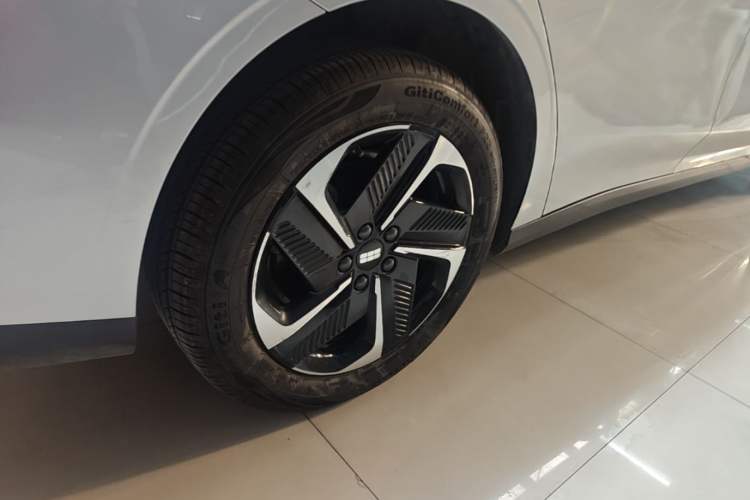 Used Geely Galaxy L6 2025 EM-i 140km Explorer+ Edition Right Rear Wheel Hub