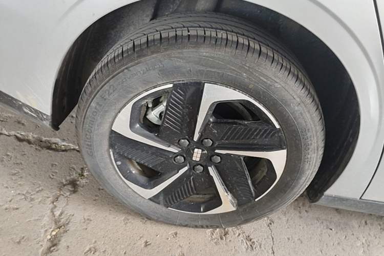 Used Geely Galaxy L6 2025 EM-i 140km Explorer+ Edition Right Rear Wheel Hub