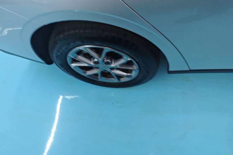 Used Geely Galaxy L6 2025 EM-i 60km Exploration Edition Right Rear Wheel Hub