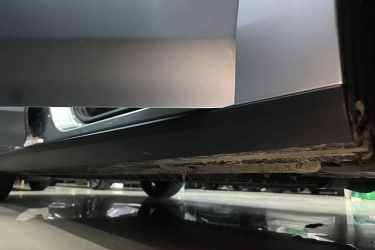Used Geely Galaxy L6 2025 EM-i 140km Starship Edition Right Side Sill