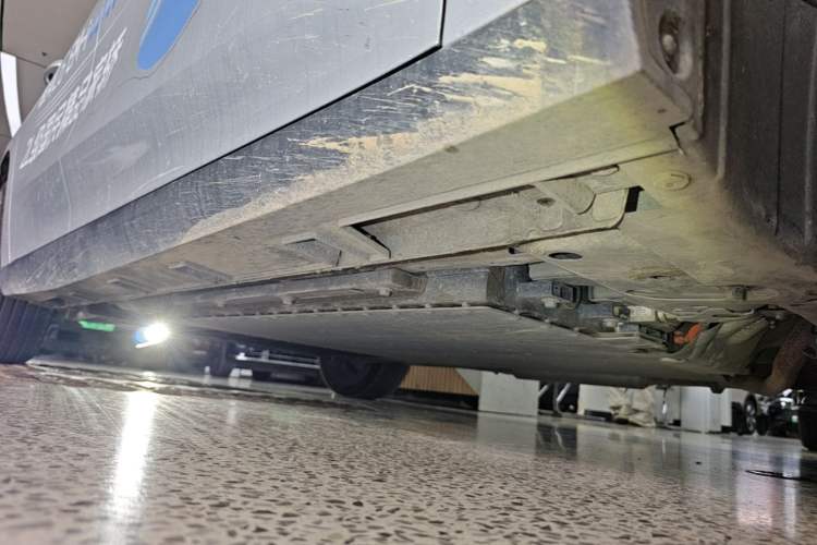 Used Geely Galaxy L6 2025 EM-i 140km Starship Edition Right Side Sill