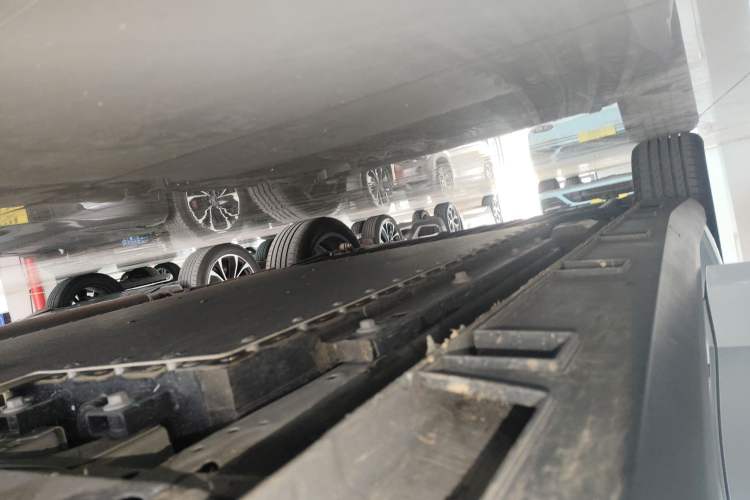 Used Geely Galaxy L6 2025 EM-i 140km Starship Edition Right Side Sill