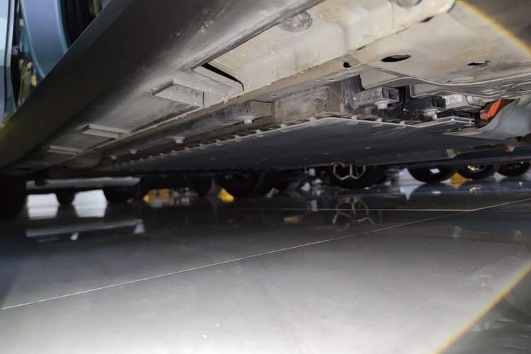 Used Geely Galaxy L6 2025 EM-i 140km Starship Edition Right Side Sill