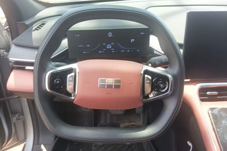 Used Geely Galaxy L6 2025 EM-i 140km Long-Range Version Steering Wheel