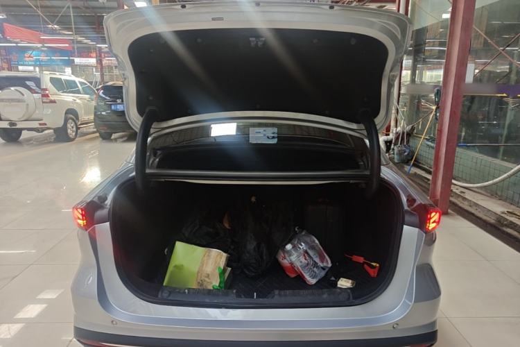 Used Geely Galaxy L6 2025 EM-i 140km Explorer+ Edition Trunk