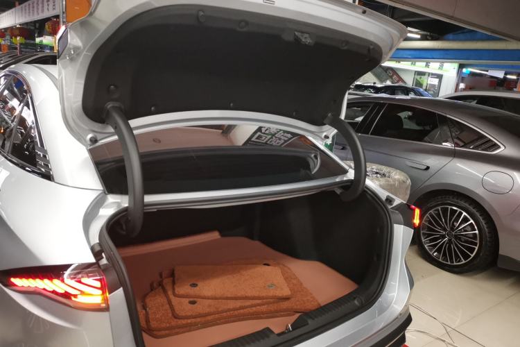 Used Geely Galaxy L6 2025 EM-i 140km Starship Edition Trunk
