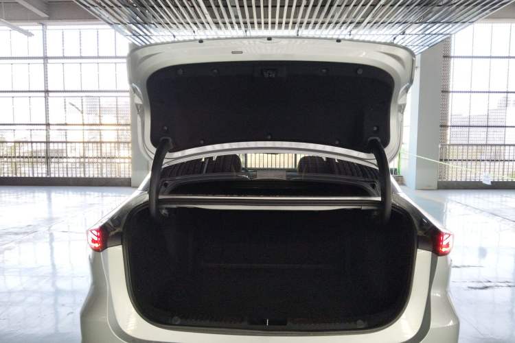 Used Geely Galaxy L6 2025 EM-i 140km Starship Edition Trunk
