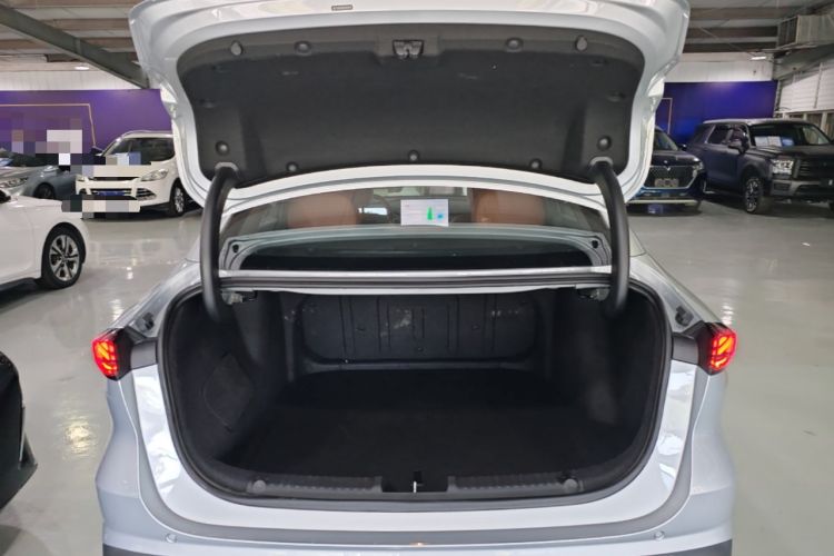 Used Geely Galaxy L6 2025 EM-i 140km Explorer+ Edition Trunk