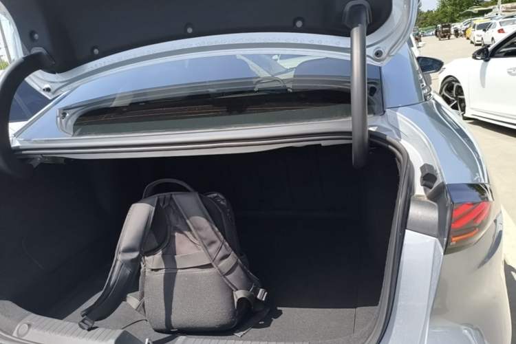 Used Geely Galaxy L6 2025 EM-i 140km Starship Edition Trunk