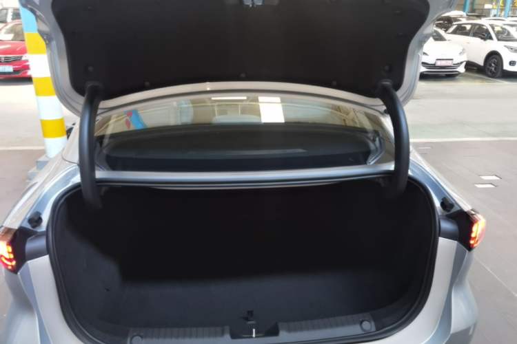 Used Geely Galaxy L6 2025 EM-i 140km Starship Edition Trunk