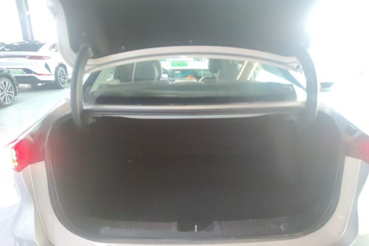 Used Geely Galaxy L6 2025 EM-i 140km Starship Edition Trunk