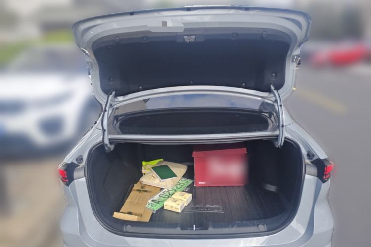 Used Geely Galaxy L6 2025 EM-i 60km Launch Edition Trunk
