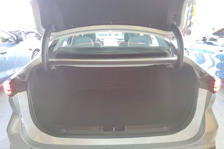 Used Geely Galaxy L6 2025 EM-i 140km Starship Edition Trunk