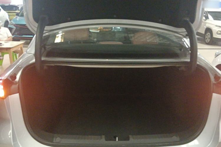 Used Geely Galaxy L6 2025 EM-i 140km Explorer+ Edition Trunk