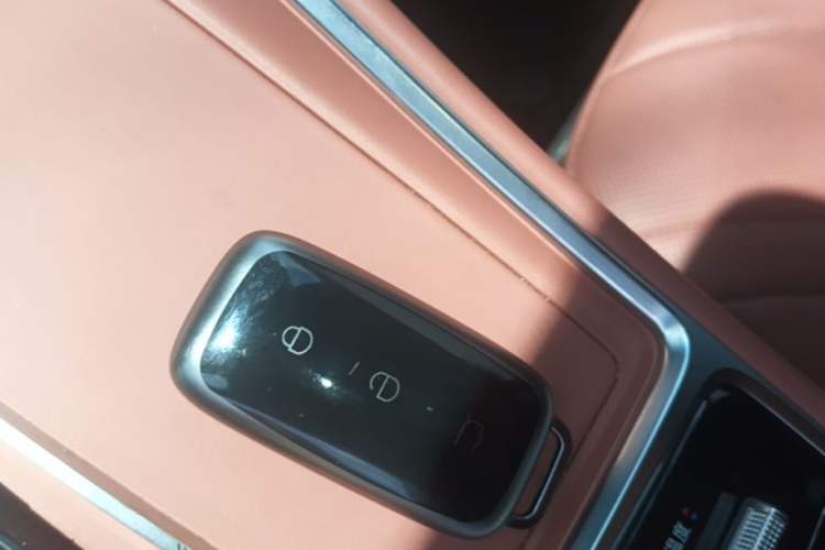 Used Geely Galaxy L6 2025 EM-i 140km Long-Range Version Vehicle Key