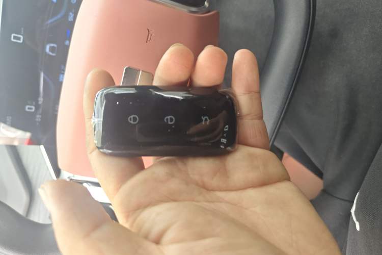 Used Geely Galaxy L6 2025 EM-i 60km Launch Edition Vehicle Key