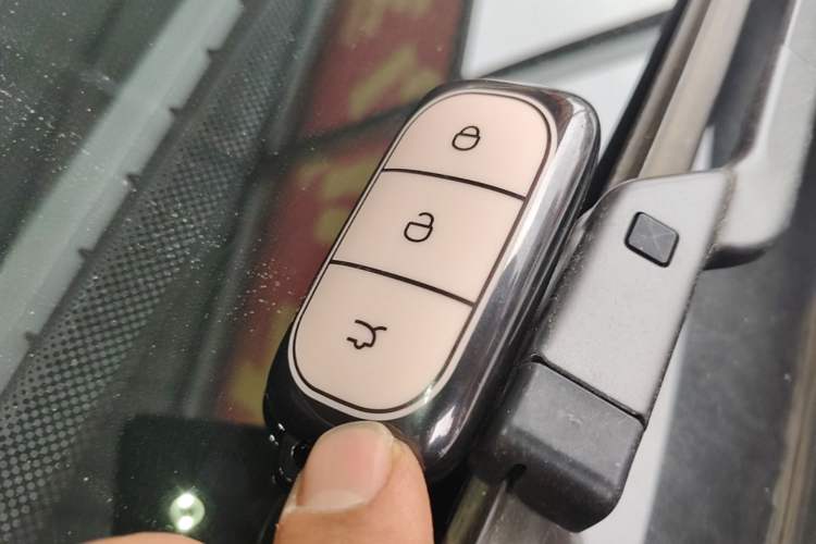Used Geely Galaxy L6 2025 EM-i 140km Explorer+ Edition Vehicle Key
