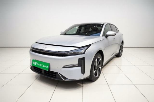 Geely Galaxy L6 2025 EM-i 140km Starship Edition с пробегом