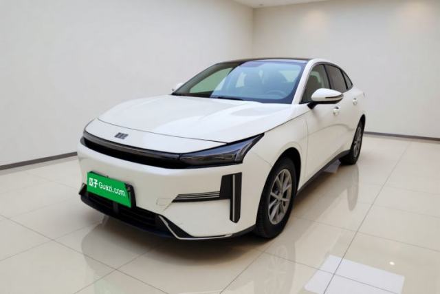 Ojetý Geely Galaxy L6 2025 EM-i 60km Exploration Edition