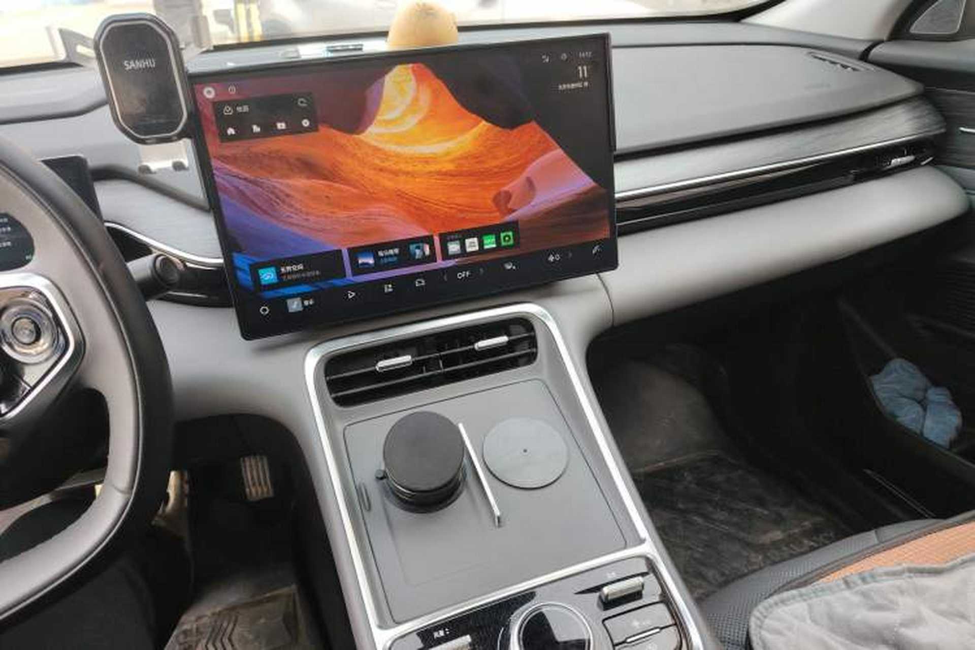 Used Geely Galaxy L6 2025 EM-i 140km Explorer+ Edition Audio And AC Panel