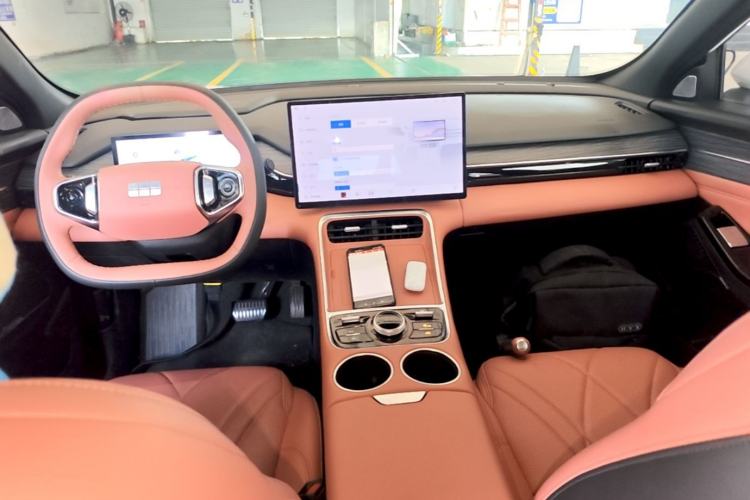 Used Geely Galaxy L6 2025 EM-i 140km Explorer+ Edition Center Console