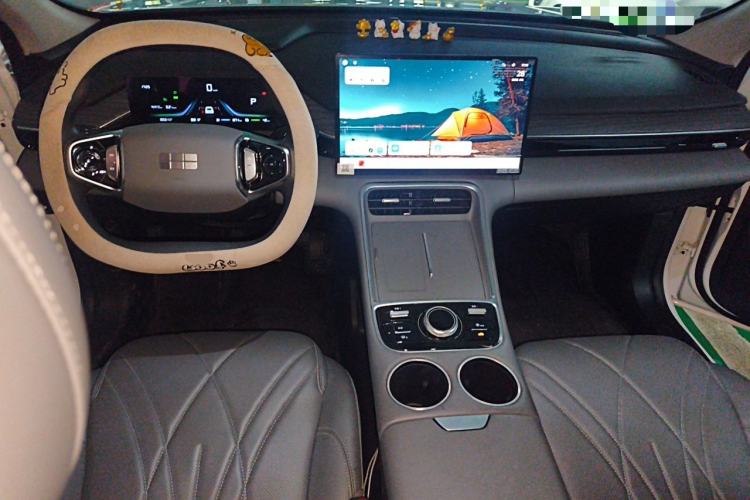 Used Geely Galaxy L6 2025 EM-i 60km Launch Edition Center Console