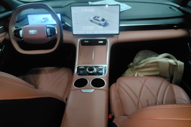 Used Geely Galaxy L6 2025 EM-i 140km Starship Edition Center Console