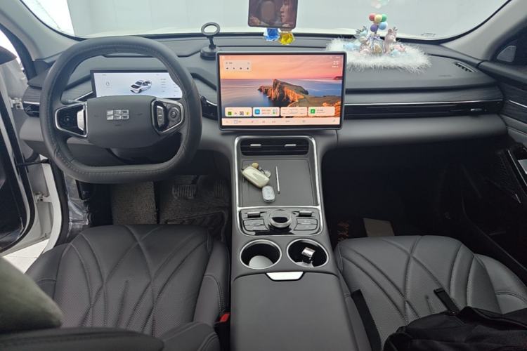 Used Geely Galaxy L6 2025 EM-i 140km Explorer+ Edition Center Console