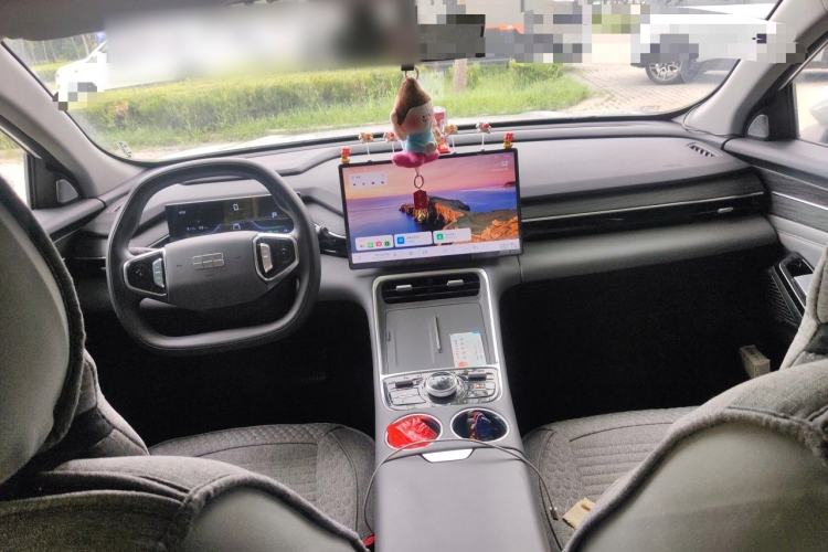 Used Geely Galaxy L6 2025 EM-i 60km Launch Edition Center Console