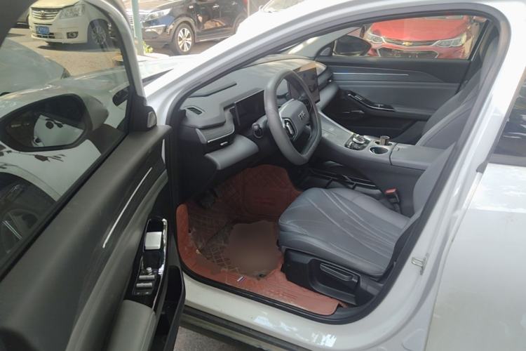 Used Geely Galaxy L6 2025 EM-i 140km Long-Range Version Driver Seat
