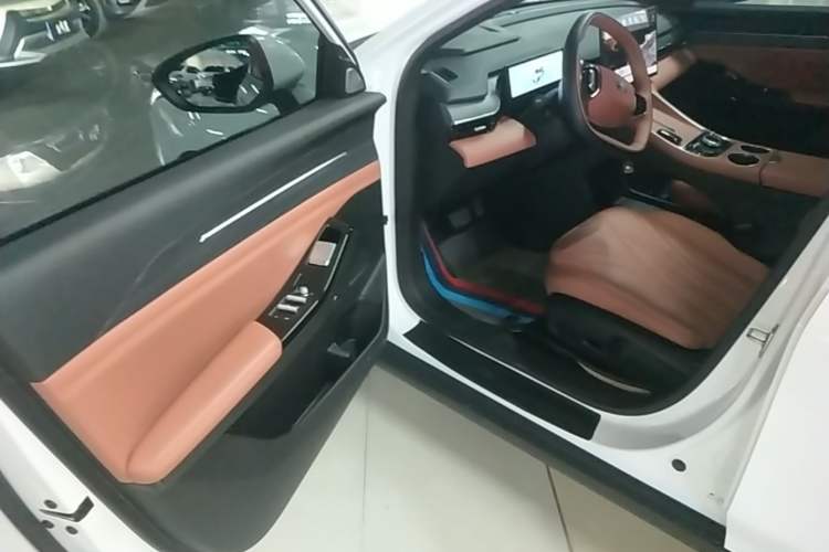 Used Geely Galaxy L6 2025 EM-i 140km Explorer+ Edition Driver Seat