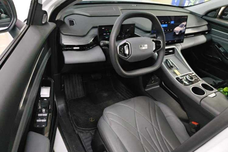 Used Geely Galaxy L6 2025 EM-i 60km Launch Edition Driver Seat