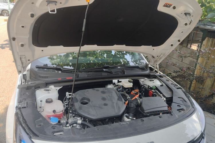 Used Geely Galaxy L6 2025 EM-i 140km Long-Range Version Engine Bay