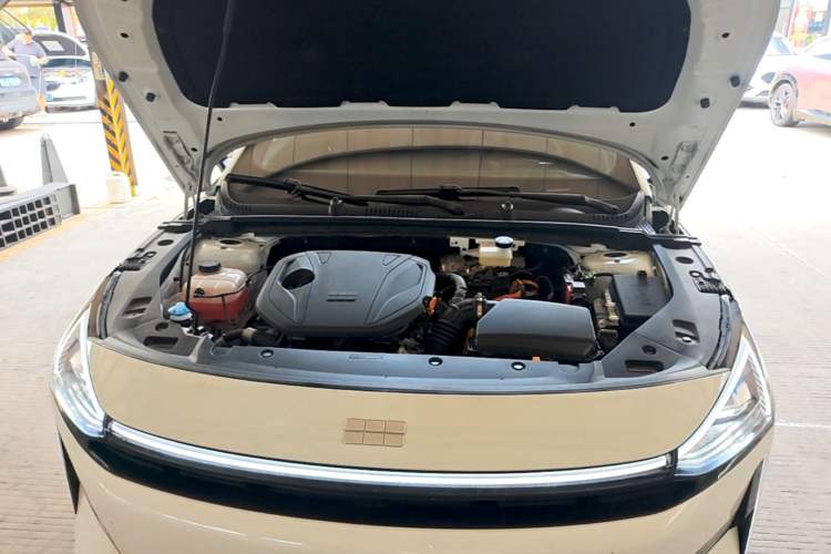 Used Geely Galaxy L6 2025 EM-i 140km Explorer+ Edition Engine Bay