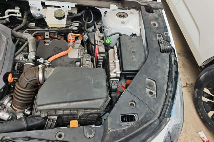 Used Geely Galaxy L6 2025 EM-i 140km Explorer+ Edition Engine Bay Left