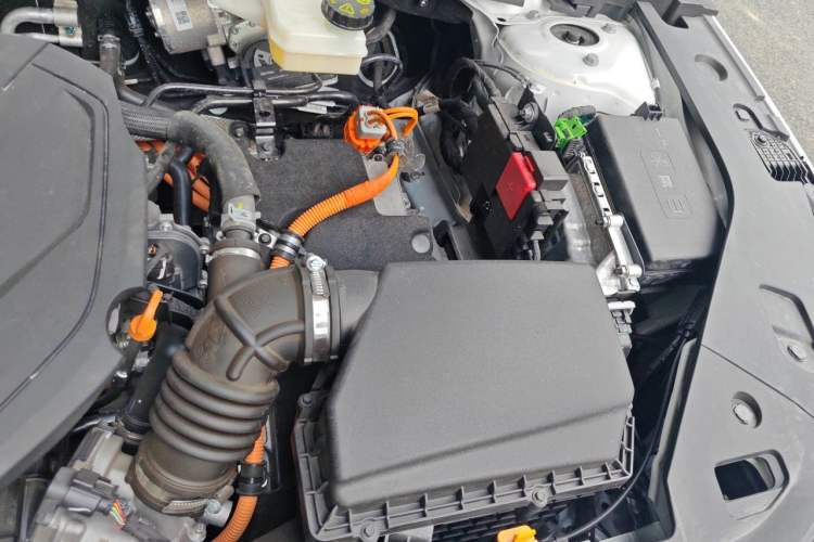 Used Geely Galaxy L6 2025 EM-i 140km Starship Edition Engine Bay Left