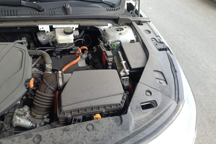 Used Geely Galaxy L6 2025 EM-i 140km Explorer+ Edition Engine Bay Left