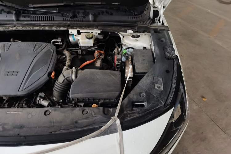 Used Geely Galaxy L6 2025 EM-i 60km Launch Edition Engine Bay Left