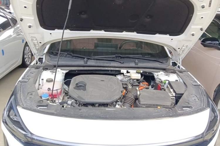 Used Geely Galaxy L6 2025 EM-i 140km Long-Range Version Engine Bay