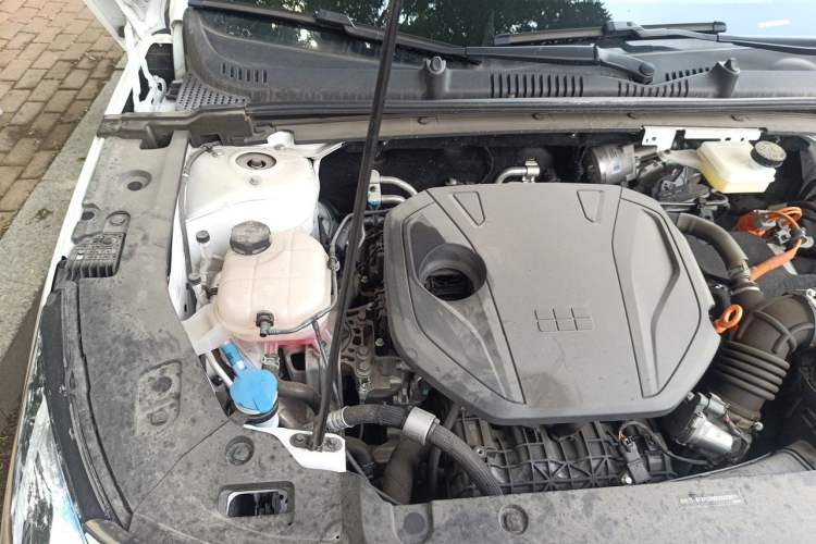 Used Geely Galaxy L6 2025 EM-i 140km Explorer+ Edition Engine Bay Right