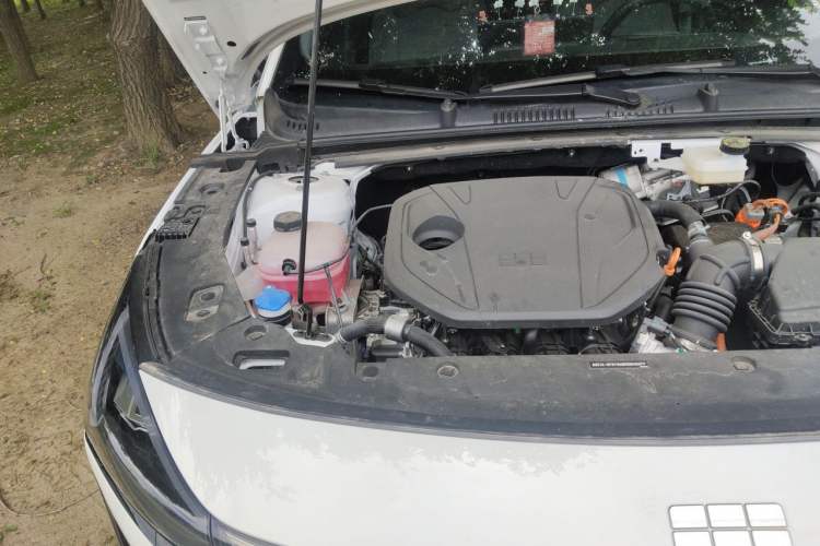 Used Geely Galaxy L6 2025 EM-i 60km Launch Edition Engine Bay Right