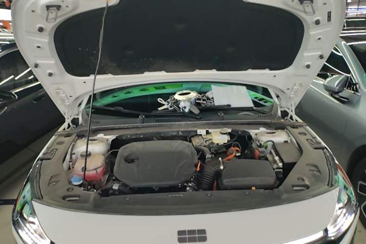 Used Geely Galaxy L6 2025 EM-i 140km Explorer+ Edition Engine Bay