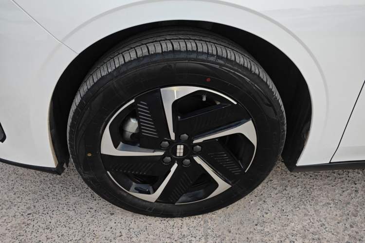 Used Geely Galaxy L6 2025 EM-i 140km Explorer+ Edition Exterior 2